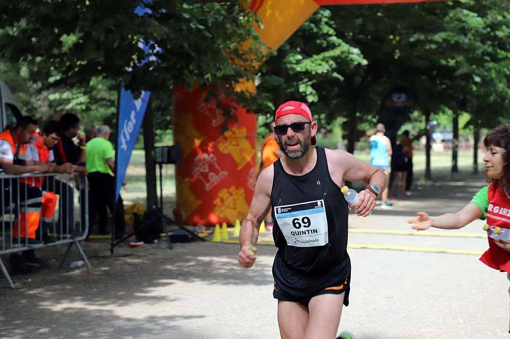 166 corredores de toda España han disputado la 24ª edición de le Media Maratón Ciudad de Burgos,con el burgalés Rubén Castrillo como ganador en categoría masculina y la debutante Virginia Torres como campeona femenina.