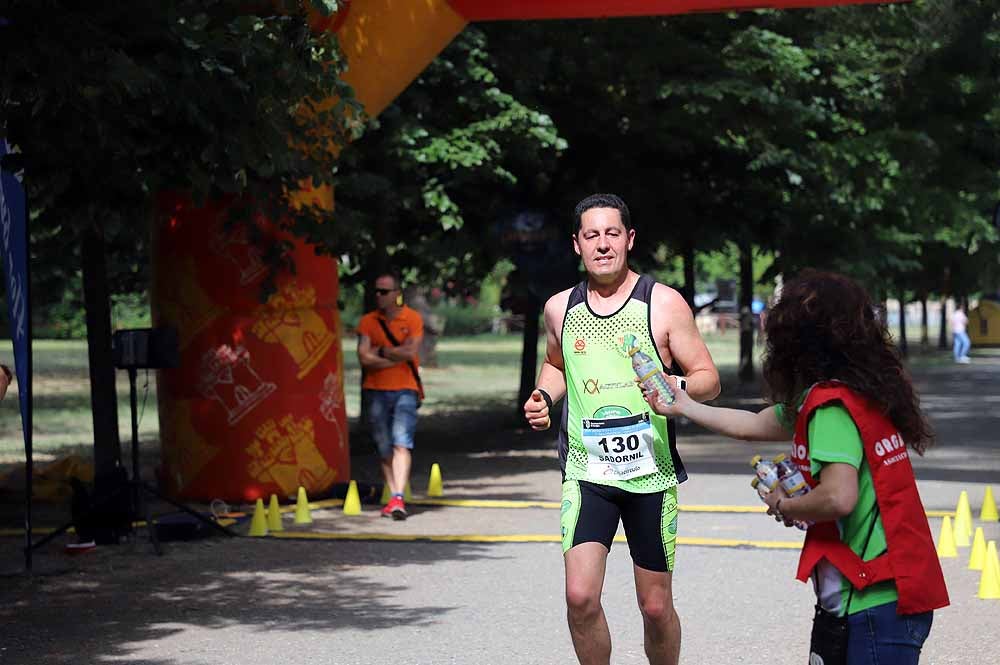 166 corredores de toda España han disputado la 24ª edición de le Media Maratón Ciudad de Burgos,con el burgalés Rubén Castrillo como ganador en categoría masculina y la debutante Virginia Torres como campeona femenina.