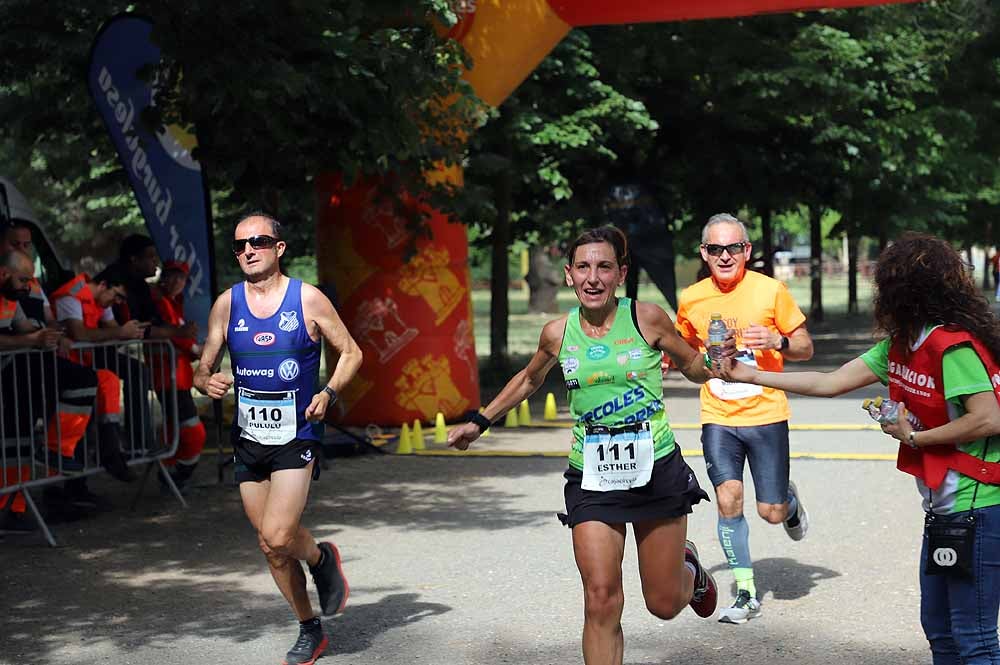 166 corredores de toda España han disputado la 24ª edición de le Media Maratón Ciudad de Burgos,con el burgalés Rubén Castrillo como ganador en categoría masculina y la debutante Virginia Torres como campeona femenina.