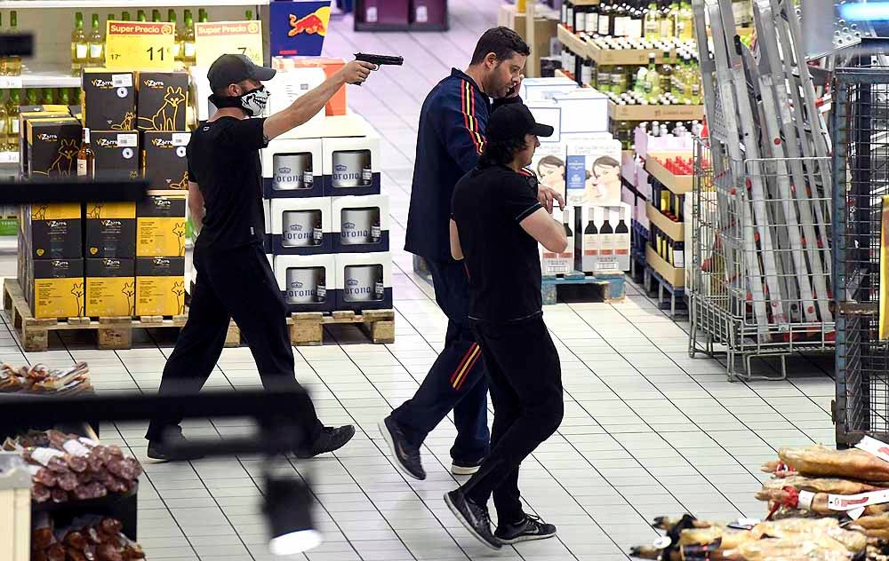 Efectivos de Policía Nacional, Sacyl, Bomberos de Burgos y más cuerpos de seguridad del estado ha particpado en un simulacro de atentado terrorrista. 