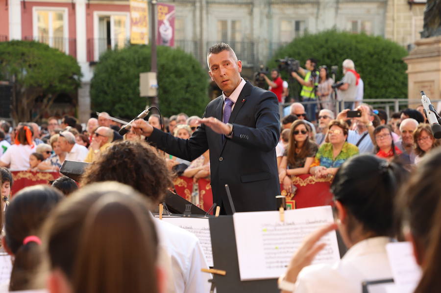 Burgos ha dado el pistoletazo de salida a las Fiestas de San Pedro y San Pablo 2019 de la mano de La M.O.D.A., encargada del pregón