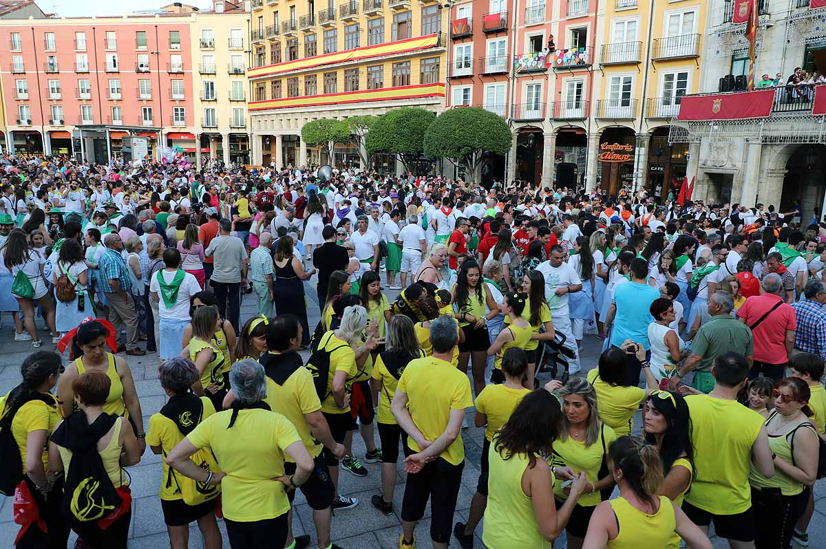 Fotos: Imágenes de la llegada de la bota a la Plaza Mayor y el chupinazo