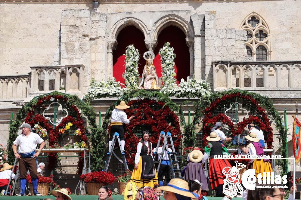 El calor no ha quitado el ánimo a los burgaleses en el acto más querido de las fiestas