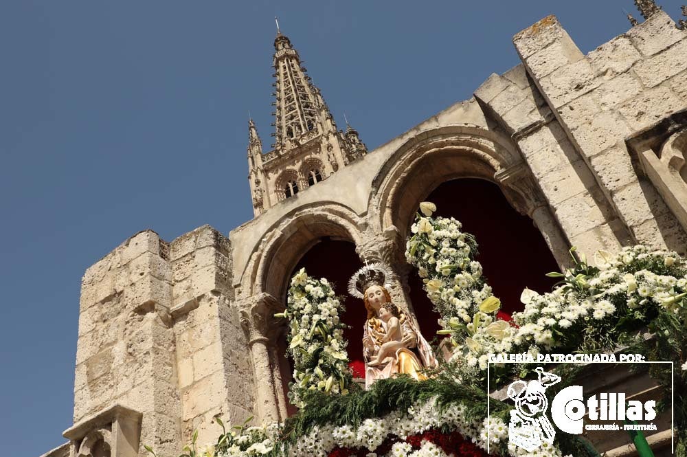 El calor no ha quitado el ánimo a los burgaleses en el acto más querido de las fiestas