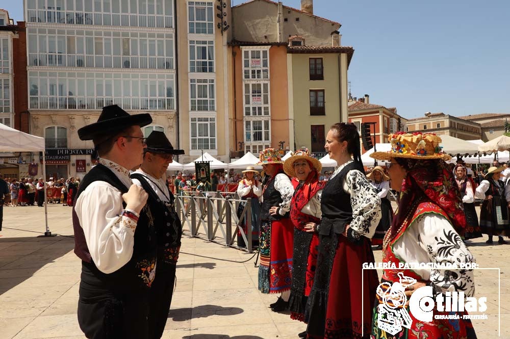 El calor no ha quitado el ánimo a los burgaleses en el acto más querido de las fiestas