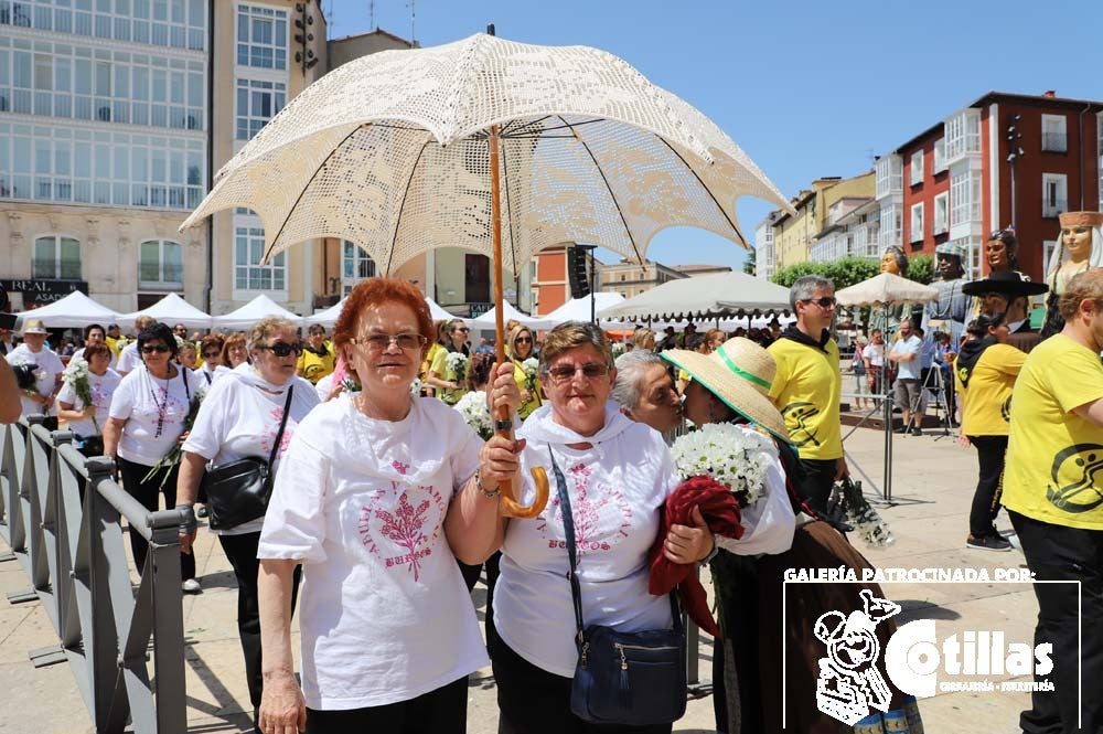 El calor no ha quitado el ánimo a los burgaleses en el acto más querido de las fiestas