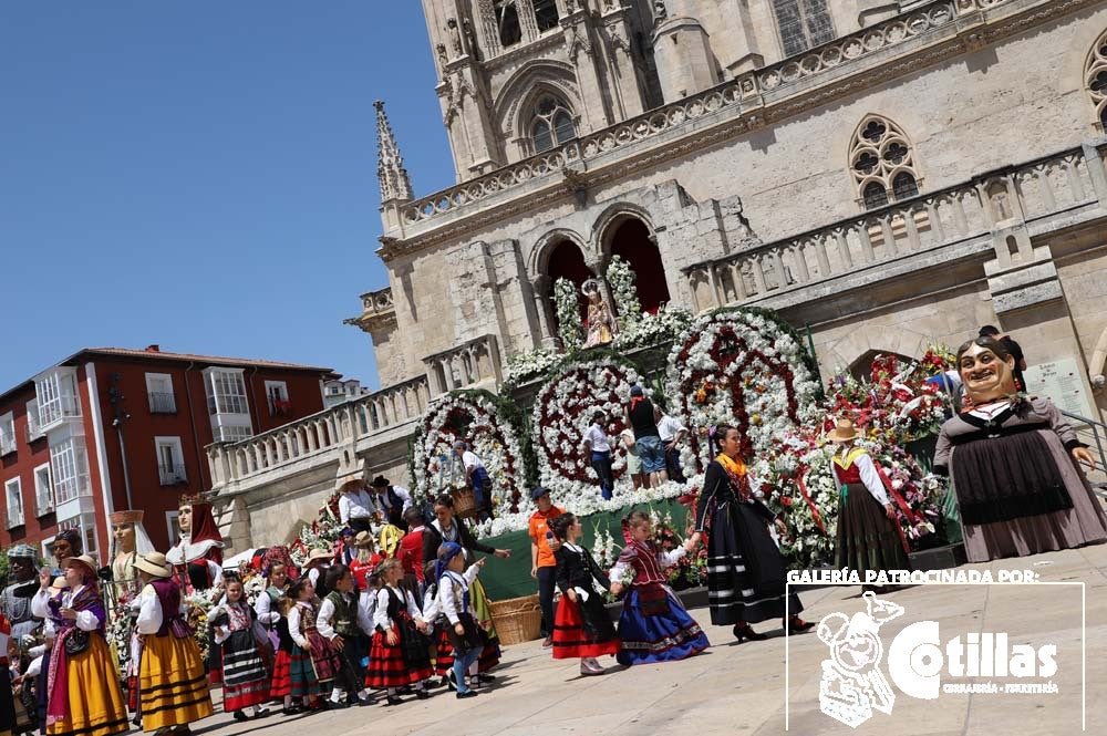 El calor no ha quitado el ánimo a los burgaleses en el acto más querido de las fiestas