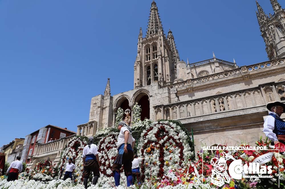 El calor no ha quitado el ánimo a los burgaleses en el acto más querido de las fiestas