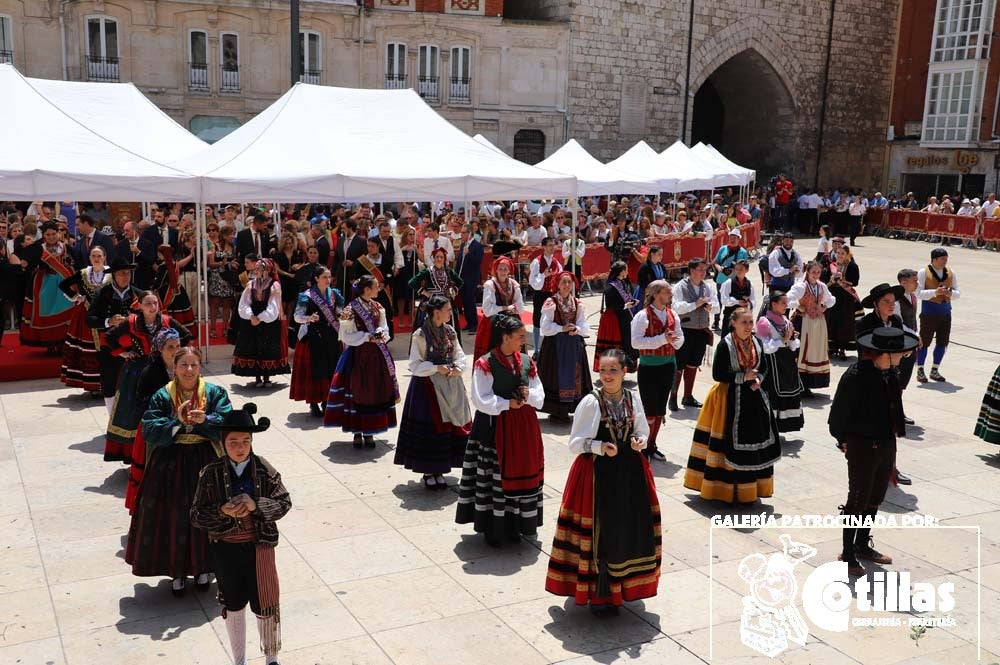 El calor no ha quitado el ánimo a los burgaleses en el acto más querido de las fiestas