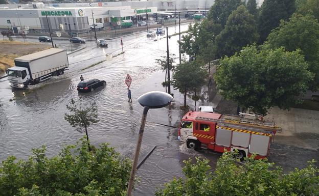 Imágenes de la tromba de agua de esta tarde en Burgos