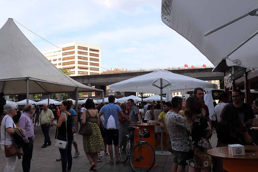 Fotos: Los burgaleses saborean la gran variedad gastronómica que ofrecen casetas y gastronetas durante las fiestas