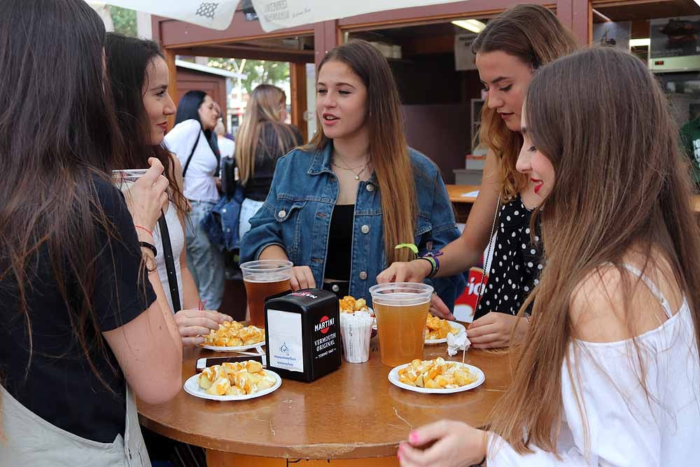 Fotos: Los burgaleses saborean la gran variedad gastronómica que ofrecen casetas y gastronetas durante las fiestas