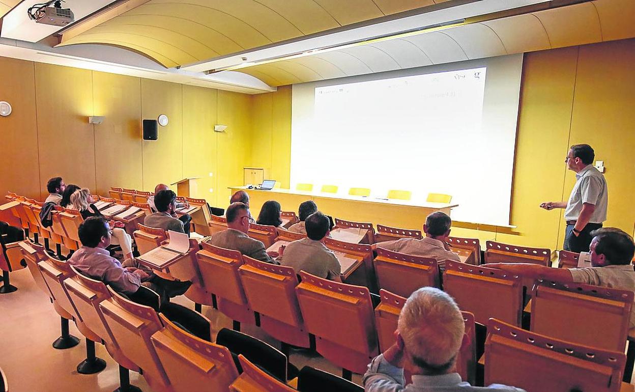 Reunión en el Centro de Invetigación del Cáncer del comienzo del Proyecto Interreg IDIAL NET. 