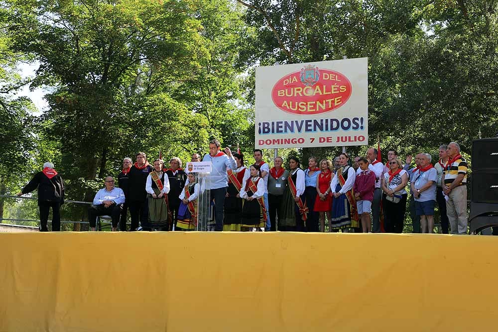 Siete descendientes de emigrantes burgaleses a Argentina y Cuba han participado hoy en la fiesta del Burgalés Ausente. La mayoría de ellos residen en la ciudad argentina de Mar del Plata. 