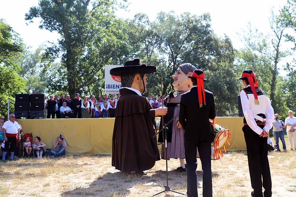 Siete descendientes de emigrantes burgaleses a Argentina y Cuba han participado hoy en la fiesta del Burgalés Ausente. La mayoría de ellos residen en la ciudad argentina de Mar del Plata. 