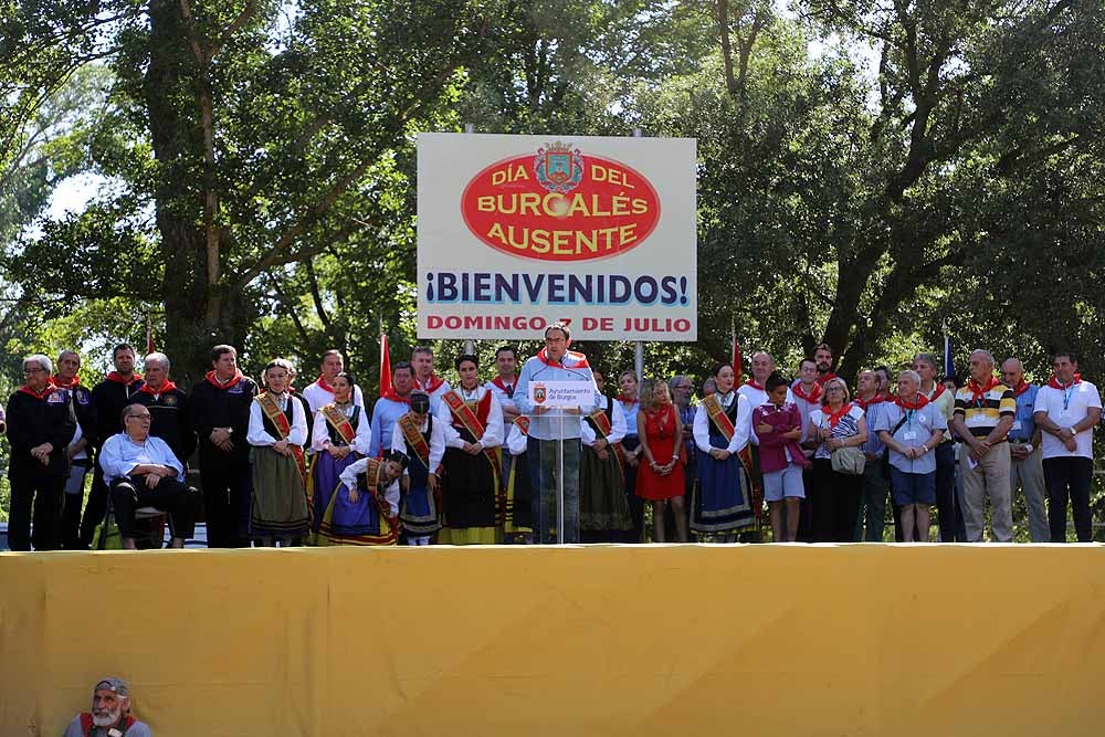 Siete descendientes de emigrantes burgaleses a Argentina y Cuba han participado hoy en la fiesta del Burgalés Ausente. La mayoría de ellos residen en la ciudad argentina de Mar del Plata. 