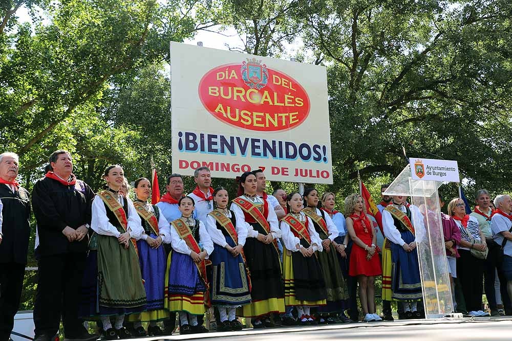 Siete descendientes de emigrantes burgaleses a Argentina y Cuba han participado hoy en la fiesta del Burgalés Ausente. La mayoría de ellos residen en la ciudad argentina de Mar del Plata. 