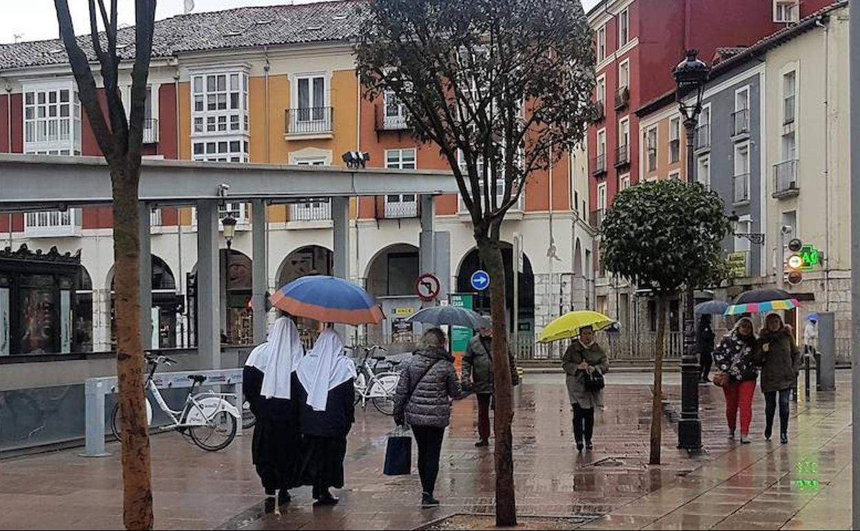 Imagen de archivo de un temporal de lluvia en Burgos. 