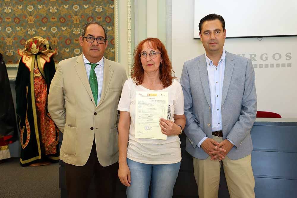 Fotos: Los alumnos de los Programas Mixtos de Formación y Empleo &#039;Burgos Textil&#039; y &#039;Coloreando&#039;