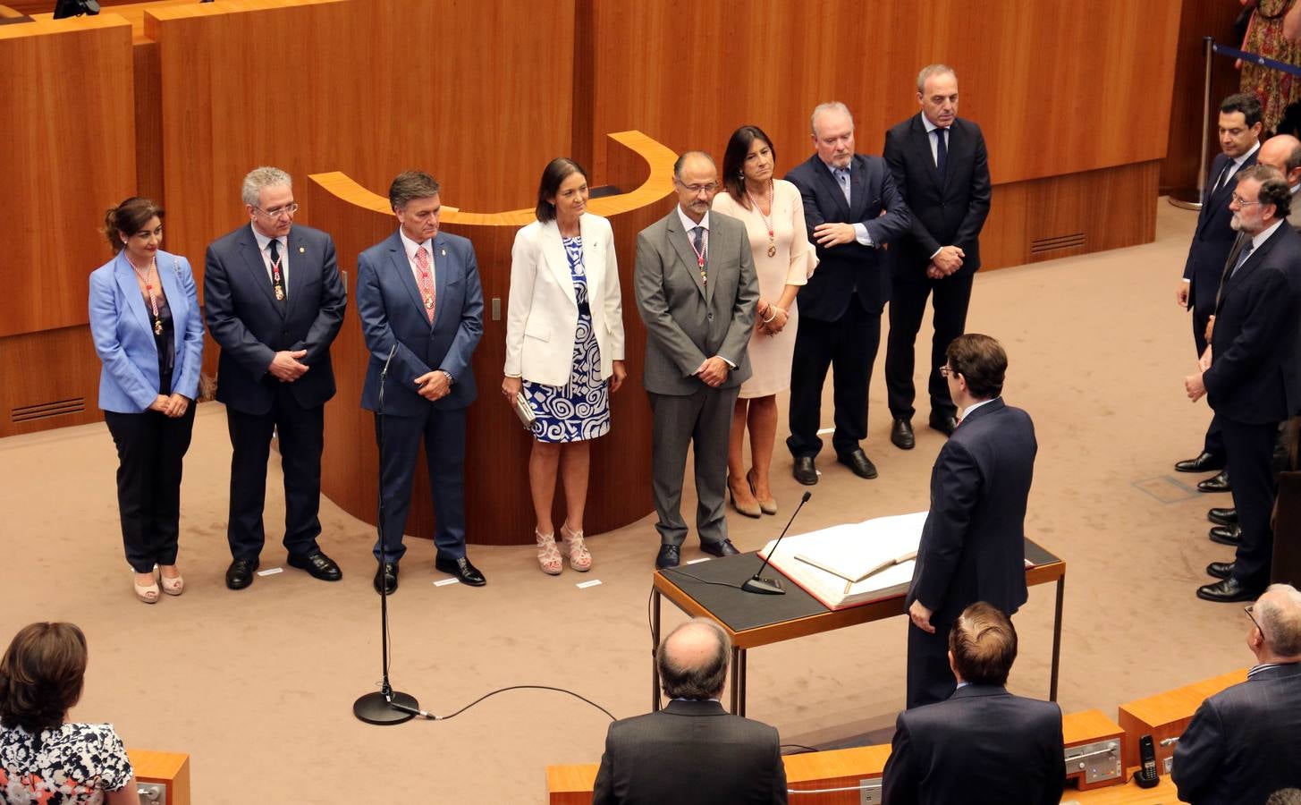 Mañueco da continuidad, con el voto de Cs, a 32 años de presidentes del PP en la Junta