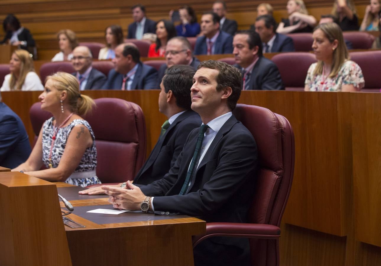 Mañueco da continuidad, con el voto de Cs, a 32 años de presidentes del PP en la Junta