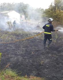 Imagen secundaria 2 - Los Bomberos de Burgos tuvieron que acudir al lugar