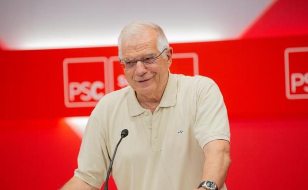 El ministro en funciones de Asuntos Exteriores, Josep Borrell, interviene en la clausura de la escuela de verano del PSC en la Sede del PSC de Barcelona. 