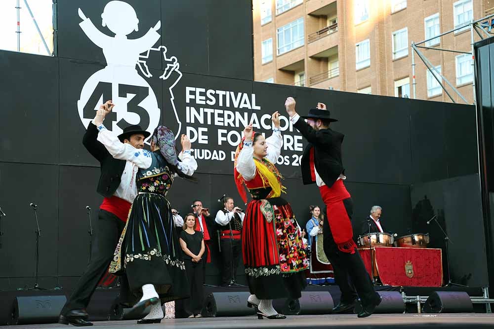 Fotos: Arranque existoso de la 43 edición del Festival de Folclore &#039;Ciudad de Burgos