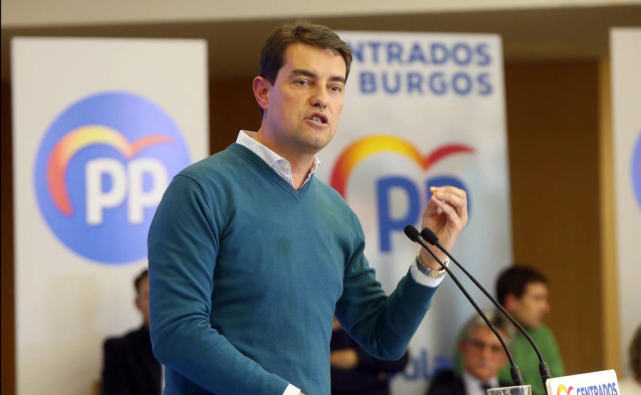 Ángel Ibáñez durante el último mítin de Herrera en Burgos