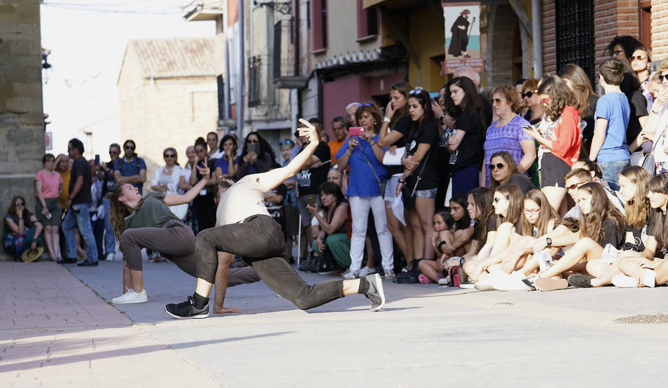 'Danza en el Camino' en Redecilla del Camino dentro de la programación del Certamen Internacional de Coreografía Burgos-Nueva York. 