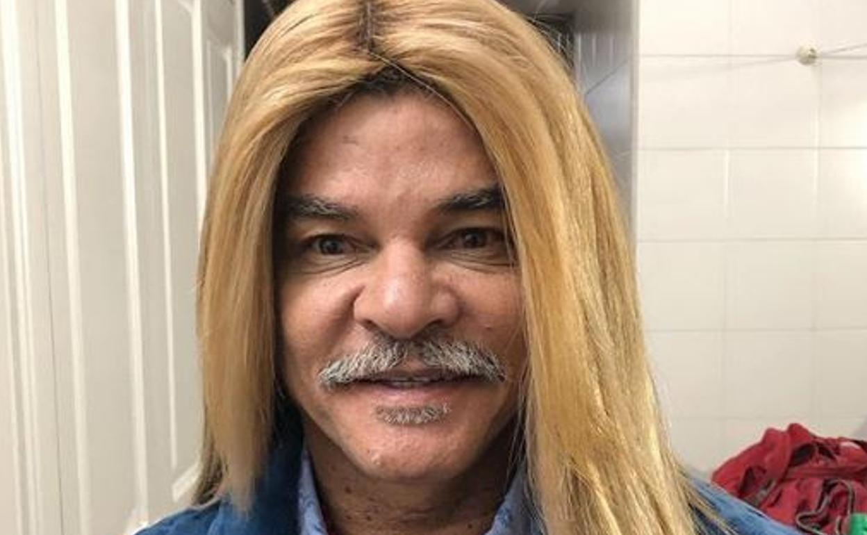 Valderrama presume su nuevo 'look' en Instagram.