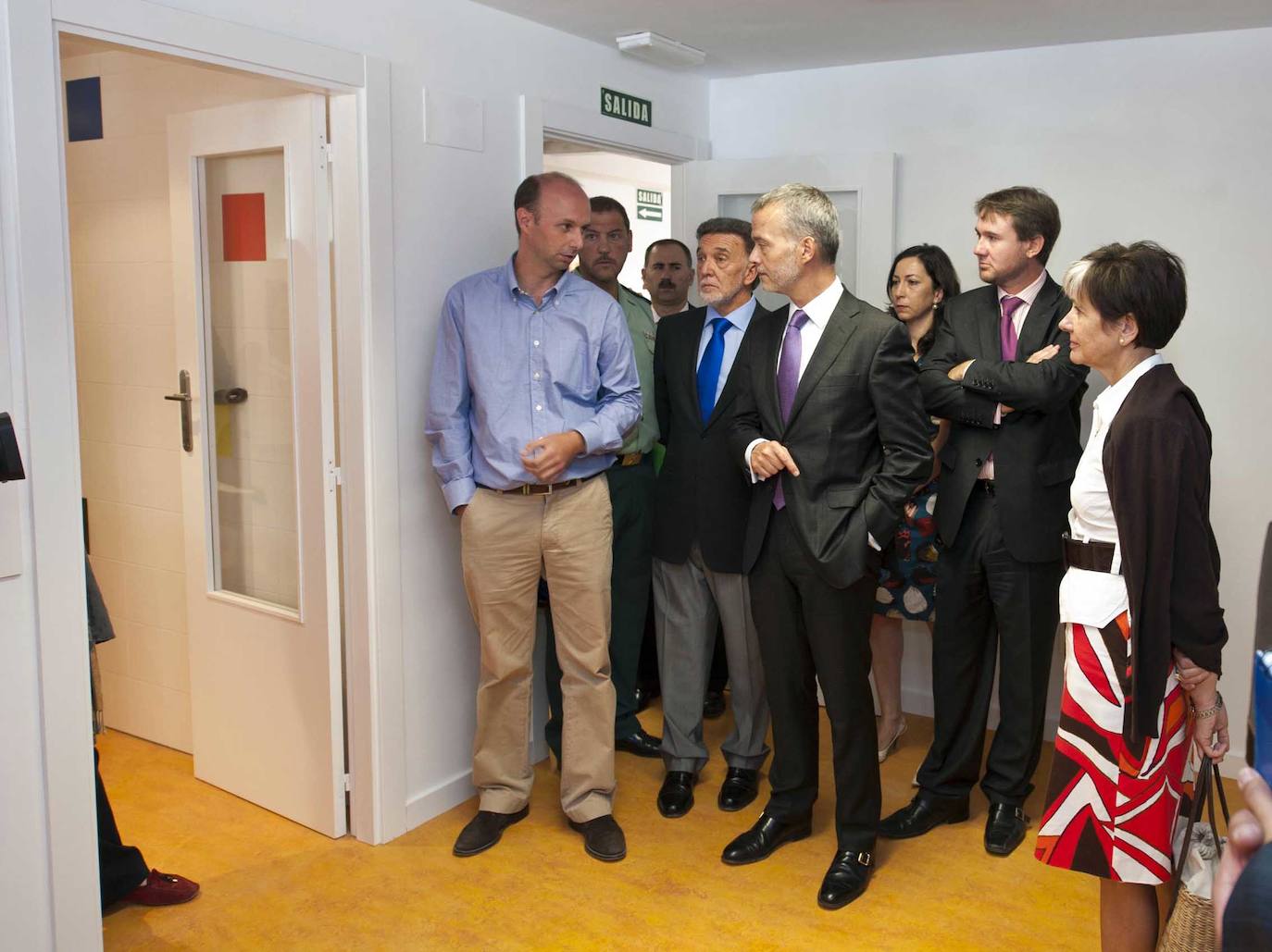 El ministro de Interior visita las obras de rehabilitación de la Casa Cuartel de Burgos. 