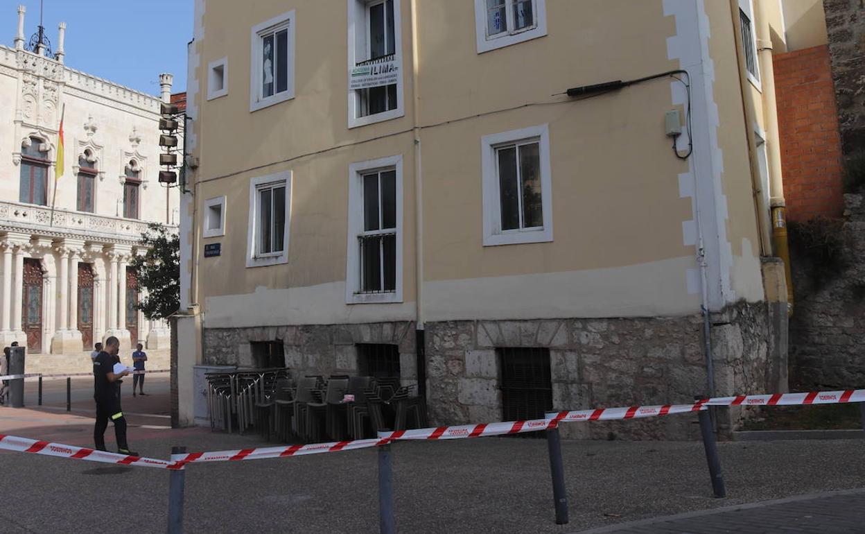 Edificio de la Plaza de Alonso Martínez que sigue clausurado. 