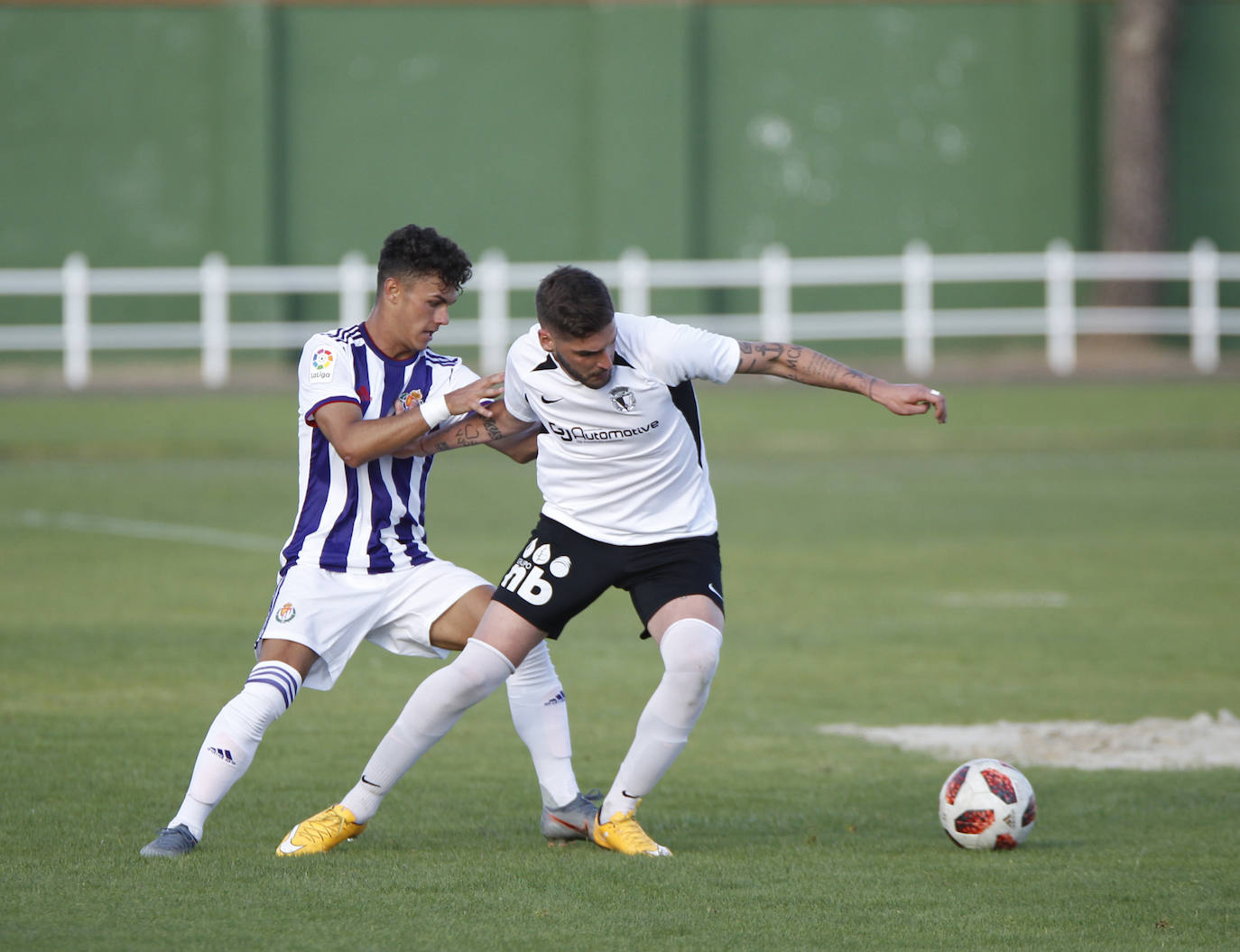 Fotos: Las mejores imágenes del partidod de pretemporada entre Valladolid B y Burgos CF