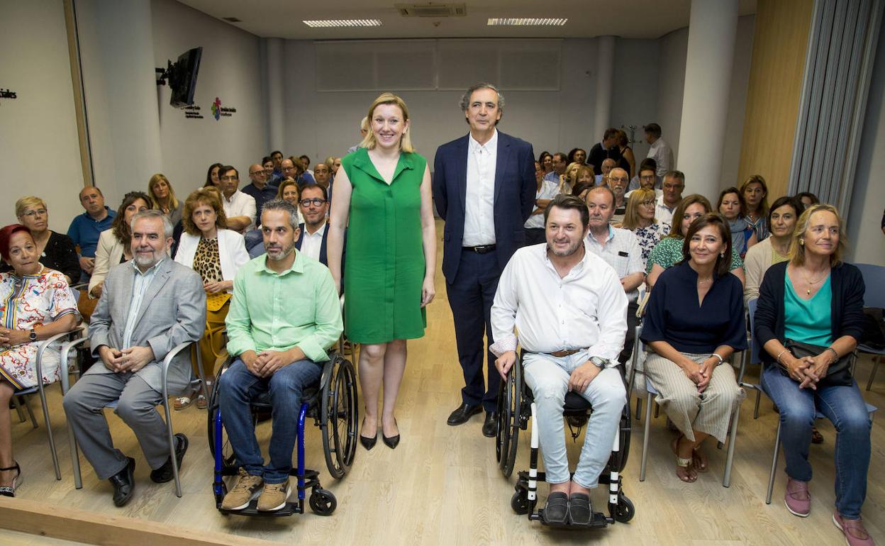 La consejera de Familia e Igualdad de Oportunidades, Isabel Blanco, y el secretario general, Jesús Fuertes, se reúnen con representantes de las entidades del Tercer Sector de Castilla y León. 