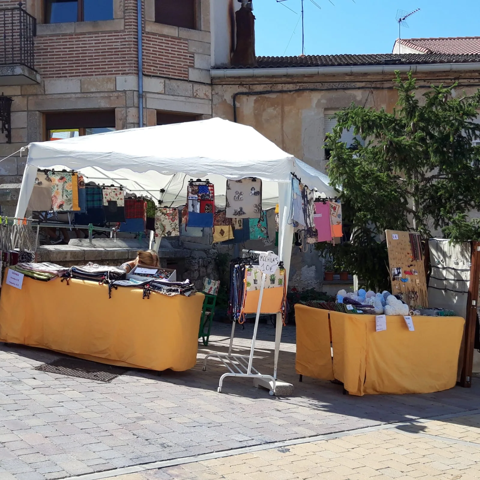 Puesto artesanal del Mercado Medieval de Torresandino