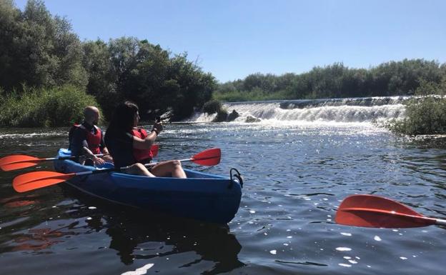 Actividad de canoas en Alba de Tormes. 