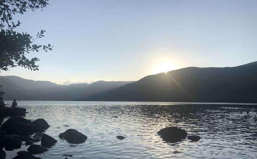 Atardecer en el lago de Sanabria, en Zamora. 