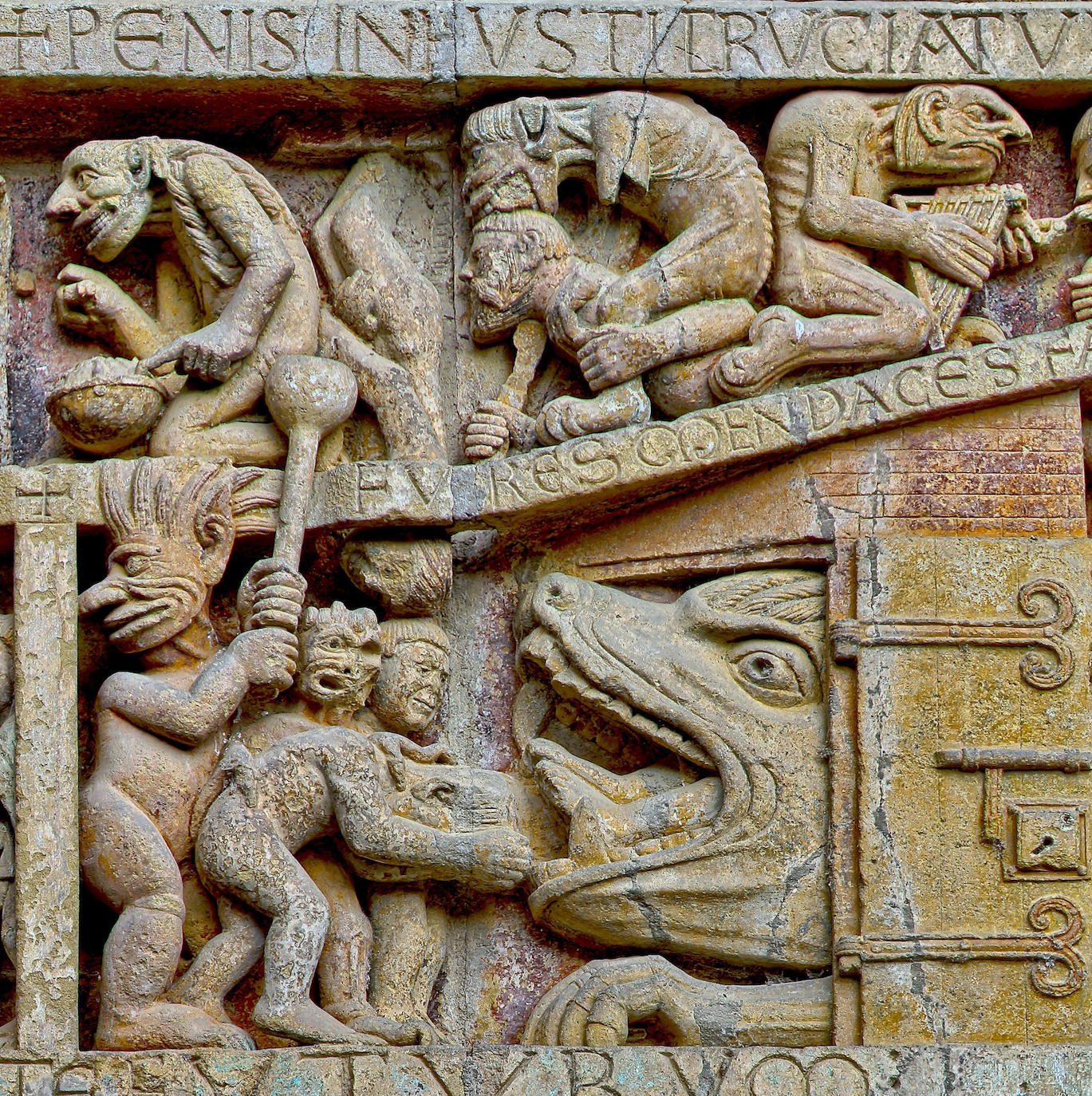 Infierno. Santa Fe de Conques, Aveyron, Francia. 