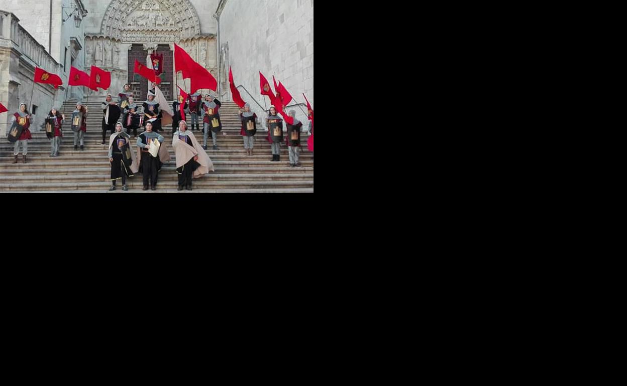 Imagen de archivo de un desfile por las calles de Burgos. 