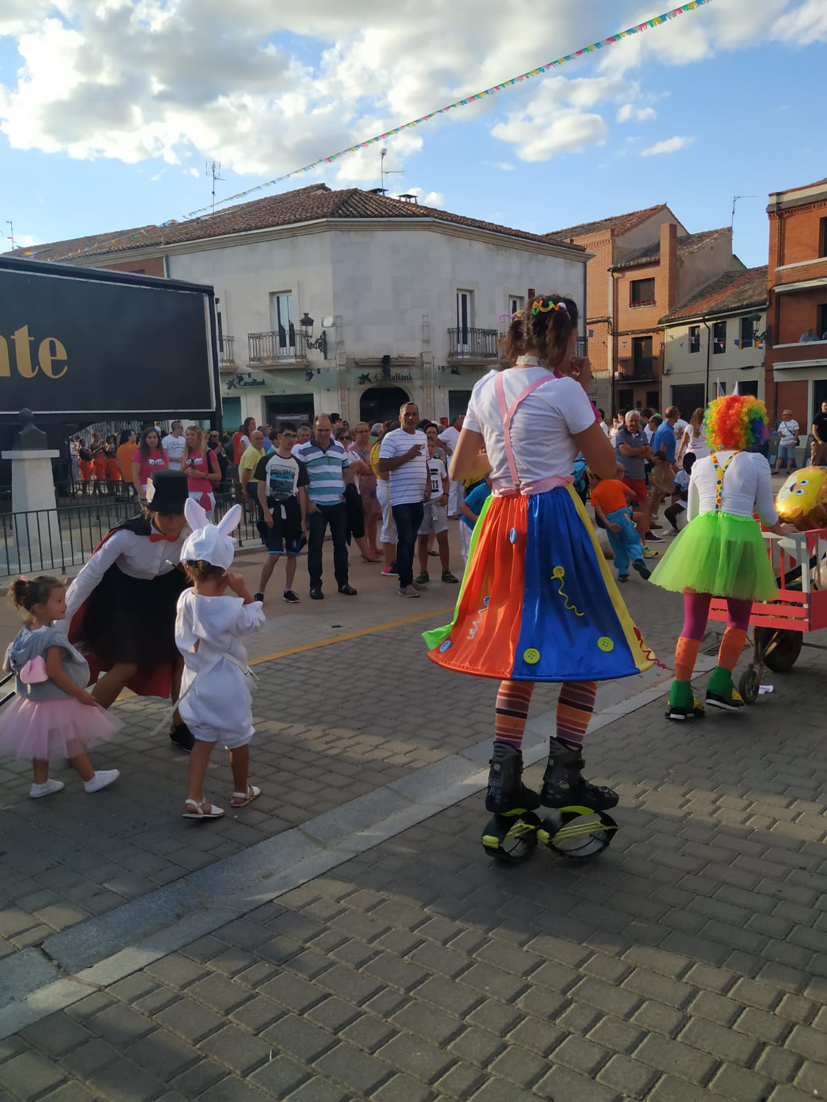 Desfile de carrozas en Melgar