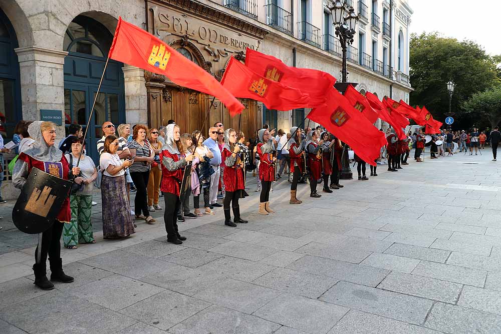 Este domingo se celebra la XXIV edición de la Batalla de Atapuerca y hoy se ha anunciado por las calles del centro de la ciudad