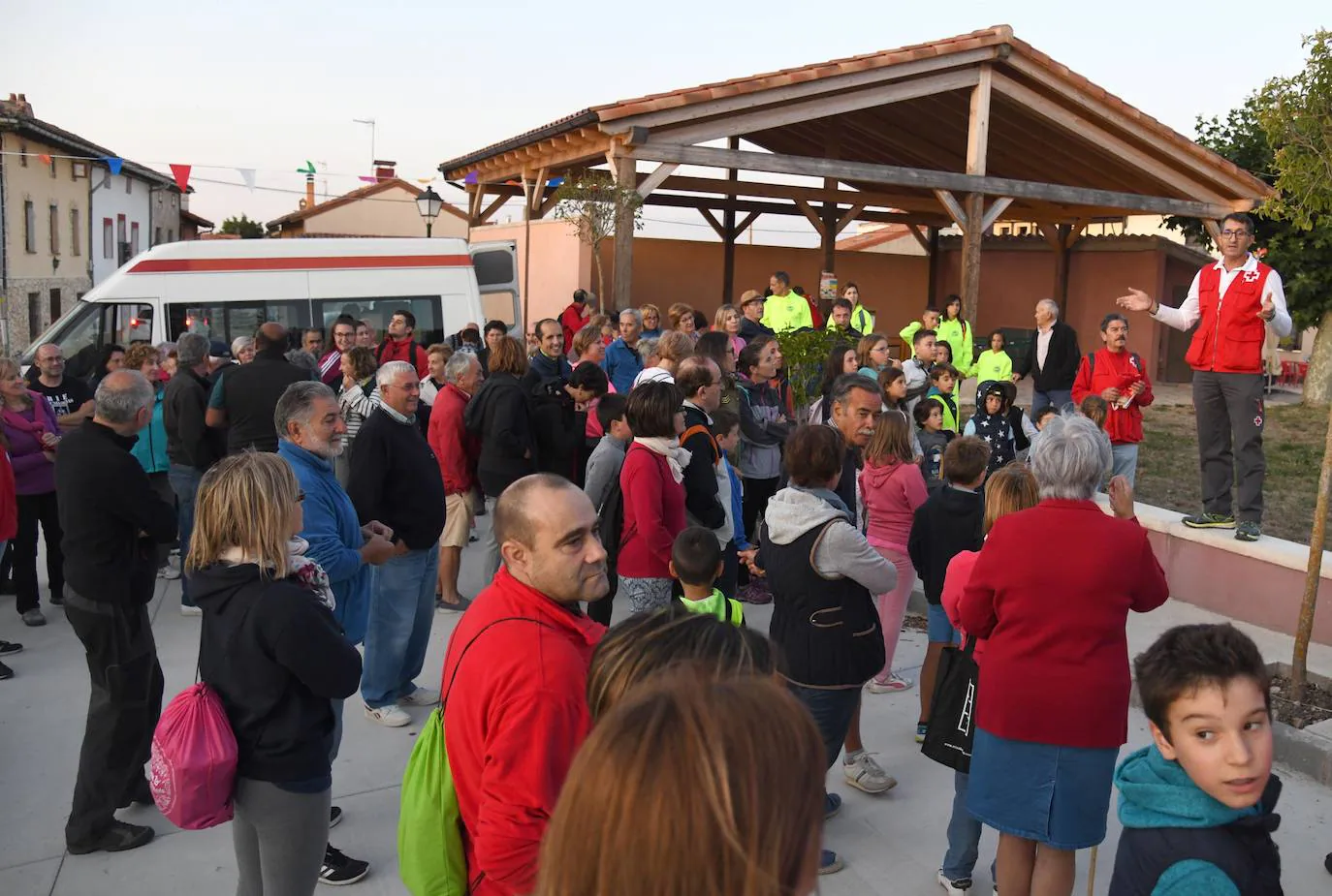 La comida recolectada en Agés con motivo de la marcha solidaria irá destinada al Banco de Alimentos de Cruz Roja para las familias más necesitadas