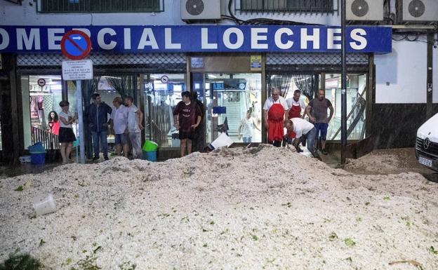 Imagen. Las tormentas de lluvia y granizo dejan inundaciones y daños materiales. 