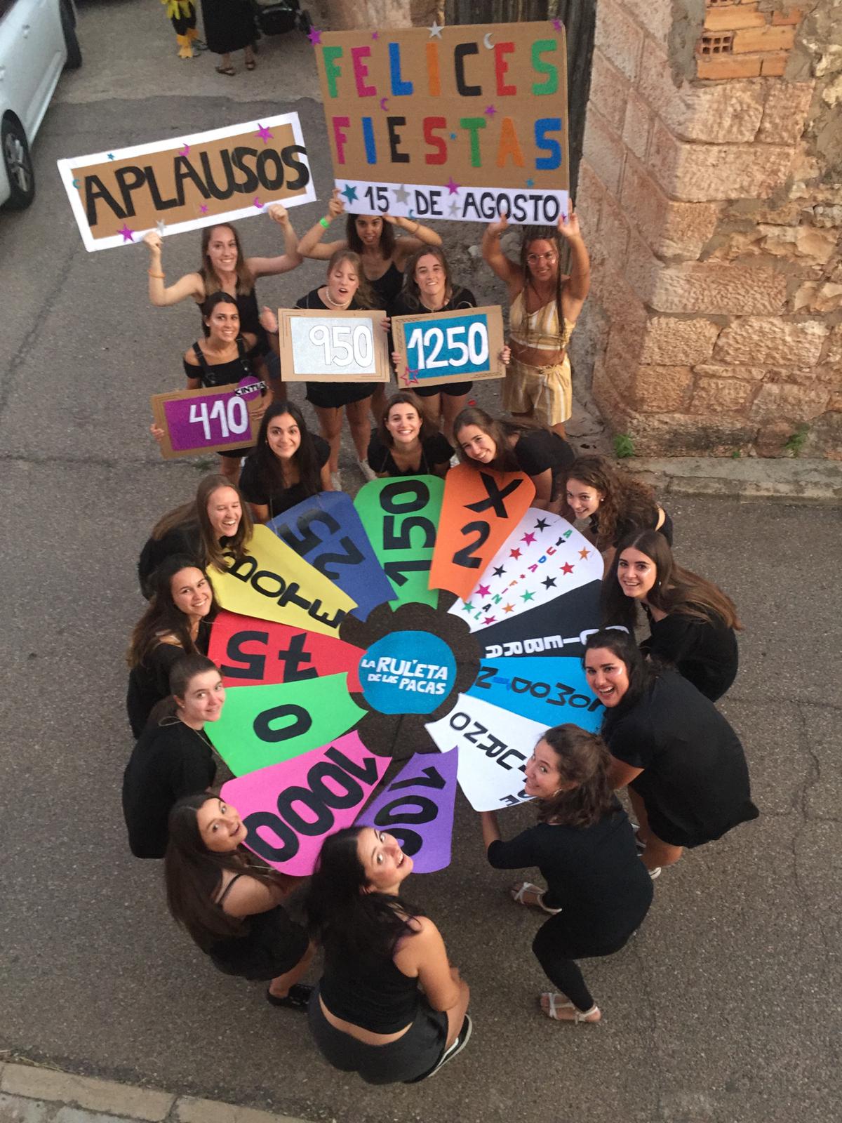 Concuso de disfraces en las fiestas de Santa María del Campo