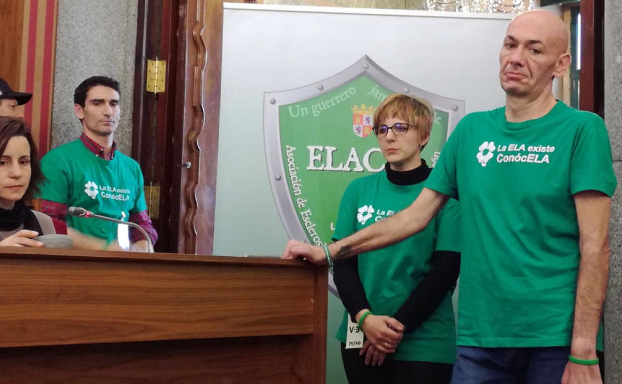 Jesús Gómez durante su intervención en un Pleno del Ayuntamiento de Burgos en abril de 2018. 