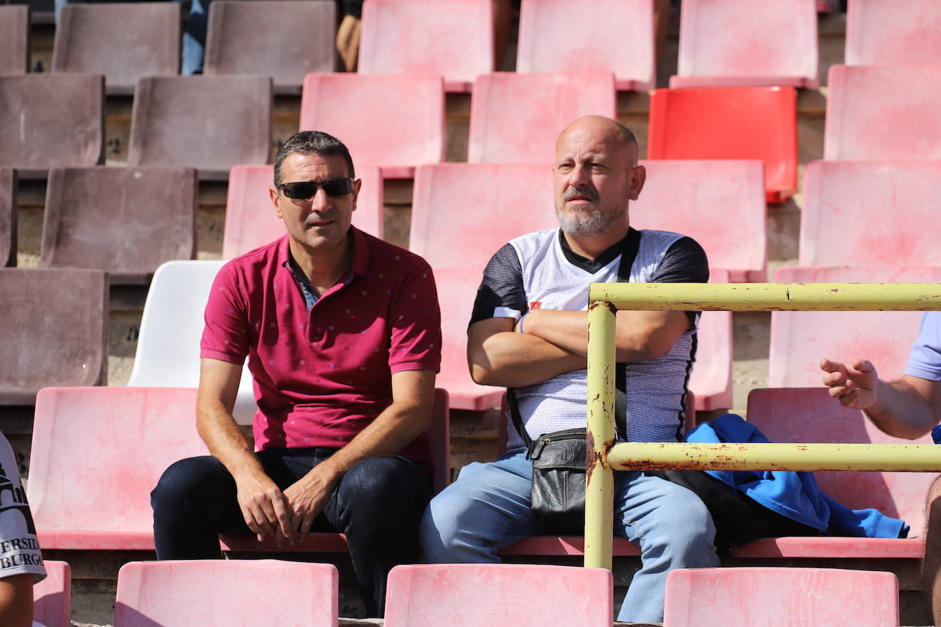 El estadio municipal de El Plantío ha acogido esta tarde el partido de liga entre el Burgos CF y el Deportivo Alavés B 