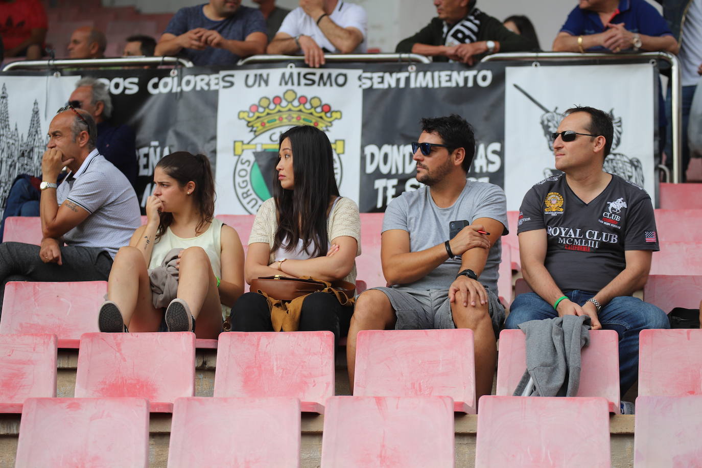 El estadio municipal de El Plantío ha acogido esta tarde el partido de liga entre el Burgos CF y el Deportivo Alavés B 