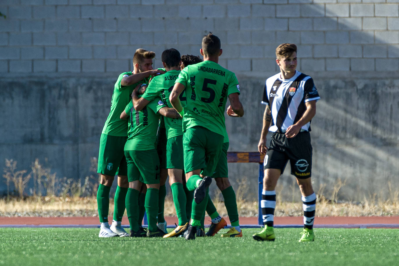 Pizzorno volvió a ser titular. 