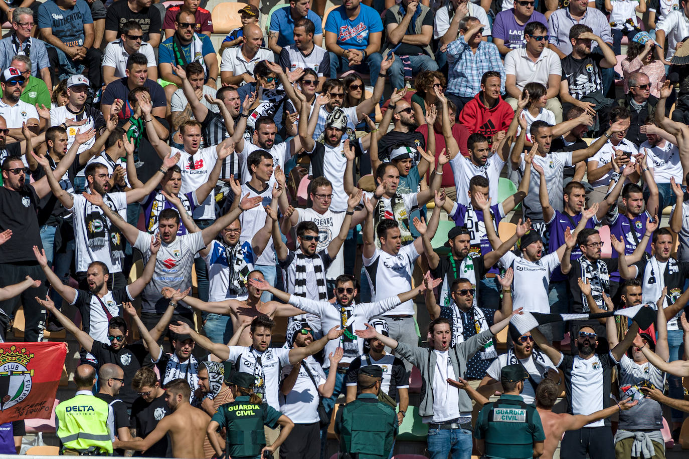 Pizzorno volvió a ser titular. 